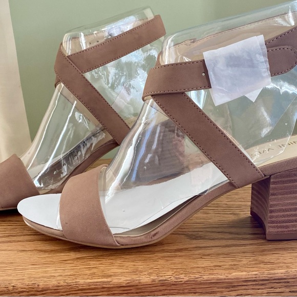 Nine West Dressy Sandals - Size 9M - Dark Beige - New No Box - Picture 3 of 7